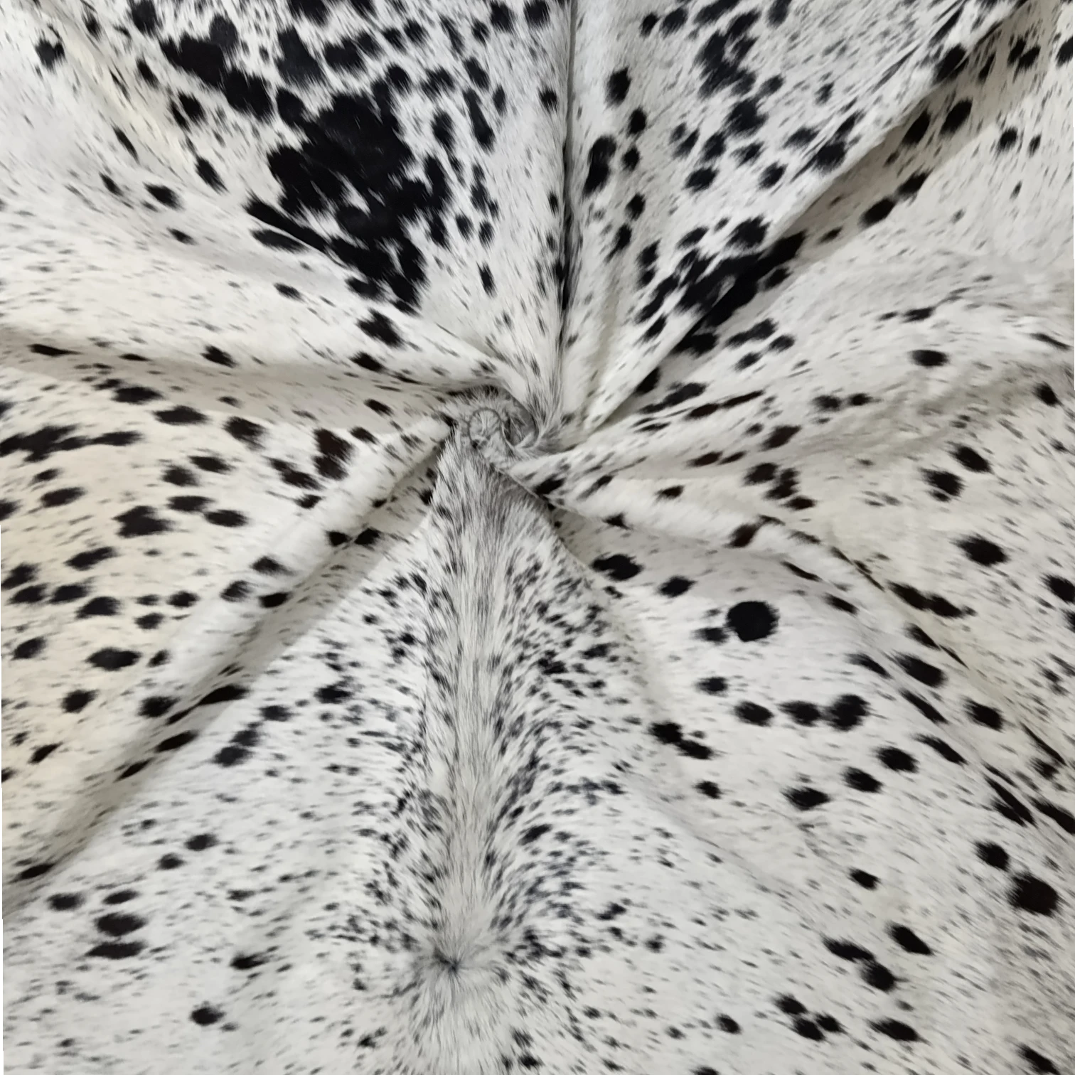 Black salt and pepper Cowhide Rug – 5'-3" x 5'-3" - Image 6