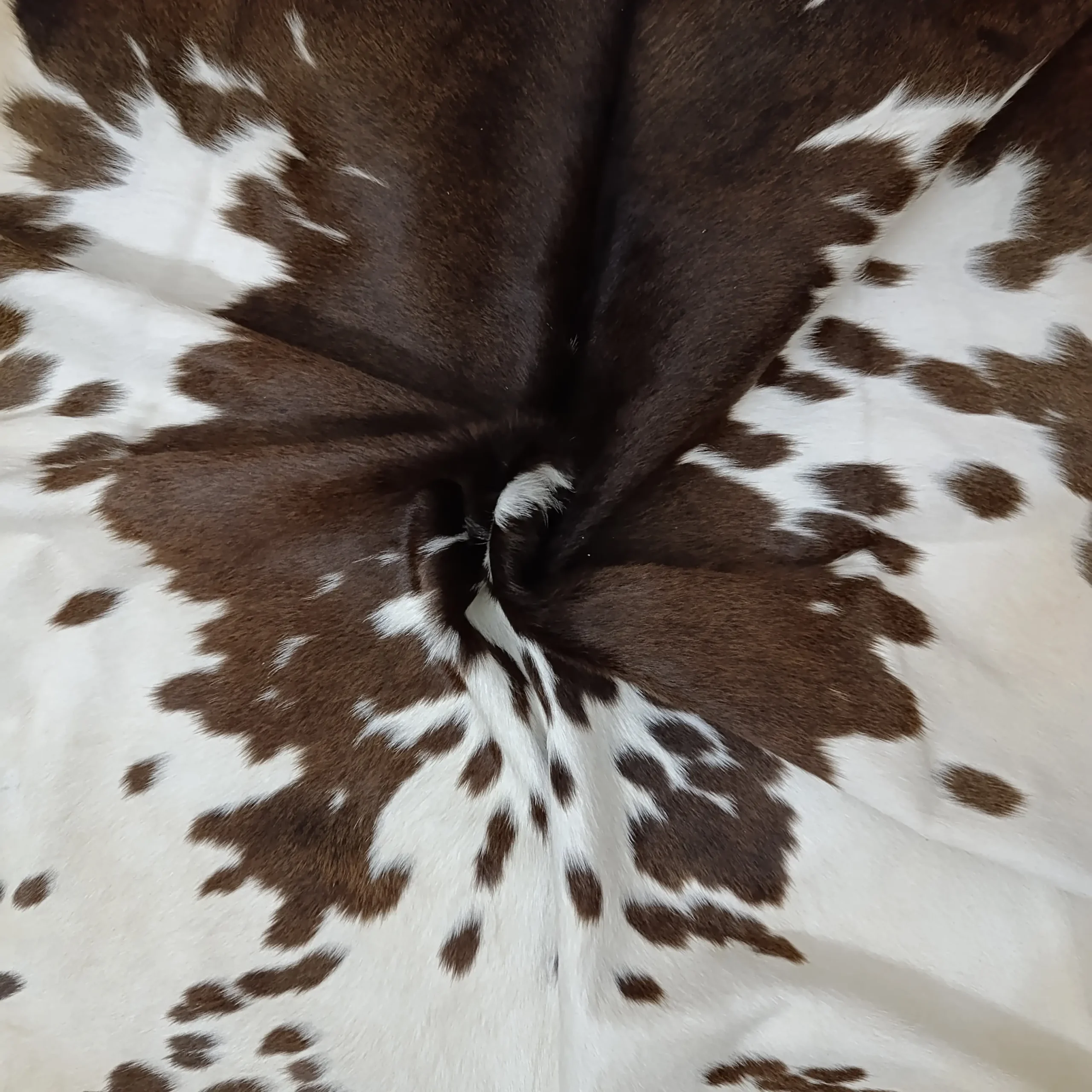 Brown and White salt and pepper Cowhide Rug – 4'-7" x 4'-0" - Image 5