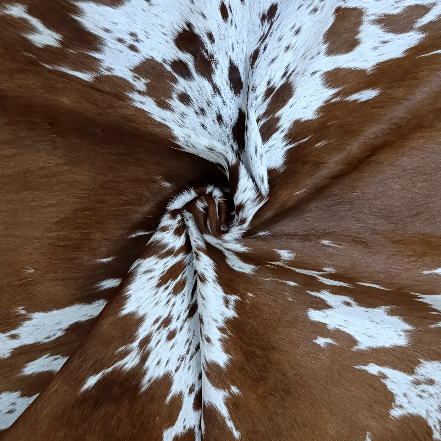 Brown and White salt and pepper Cowhide Rug – 4'-11" x 4'-9" - Image 3