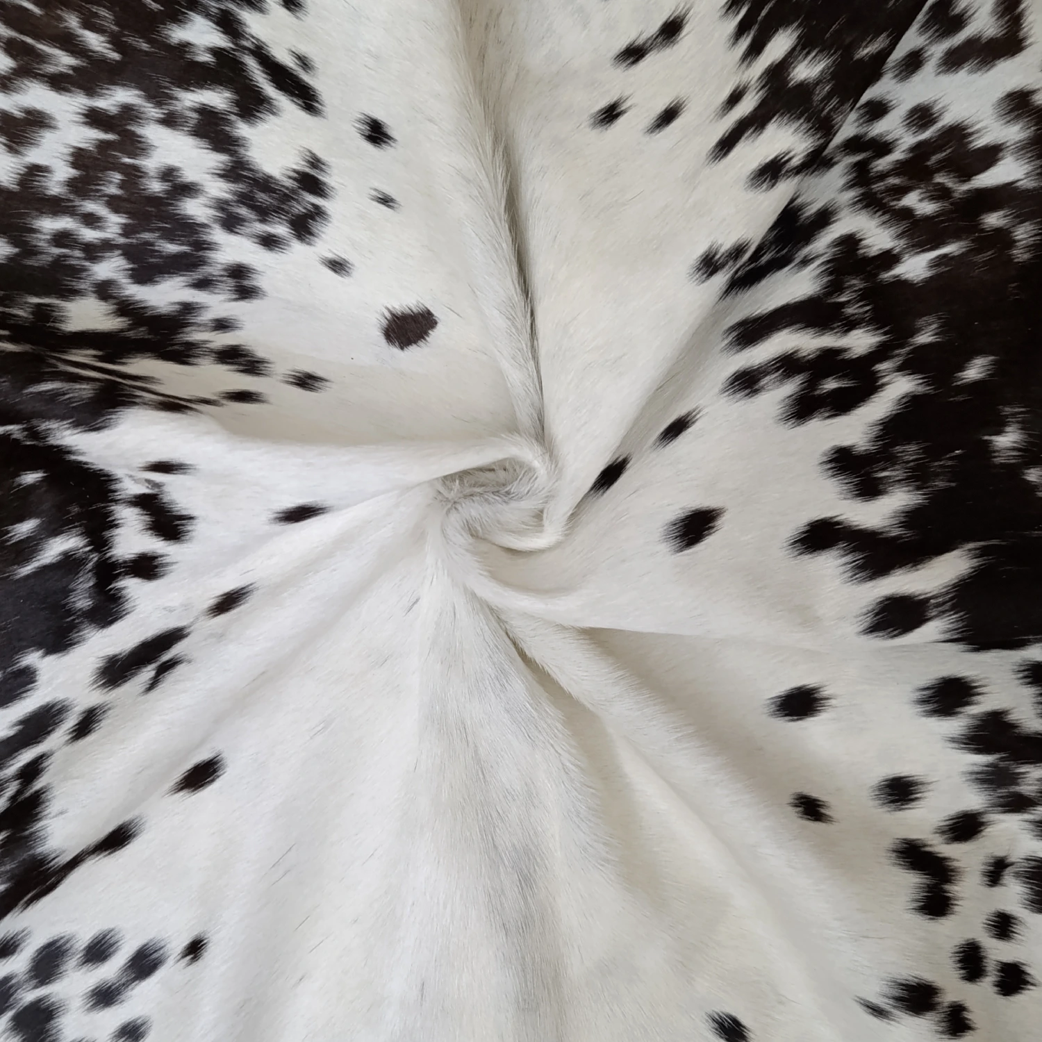 Brown salt and pepper cowhide rug, 4'-6" x 4'-5", natural hide floor rug by Ventinots close up